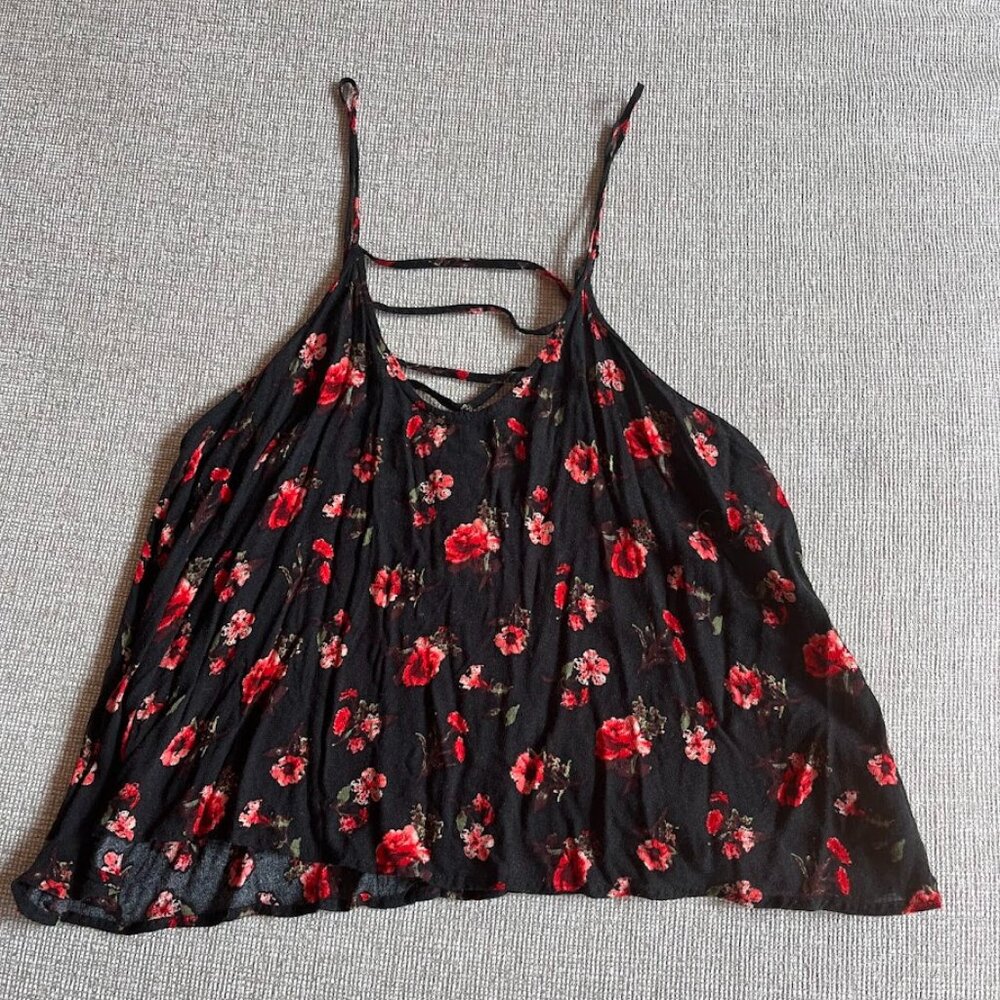 Women's Cropped Black and Red Floral Top